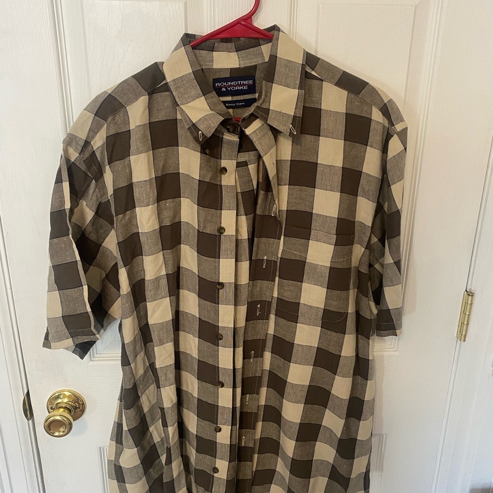 Roundtree & Yorke White and Black Casual Button Down Shirt